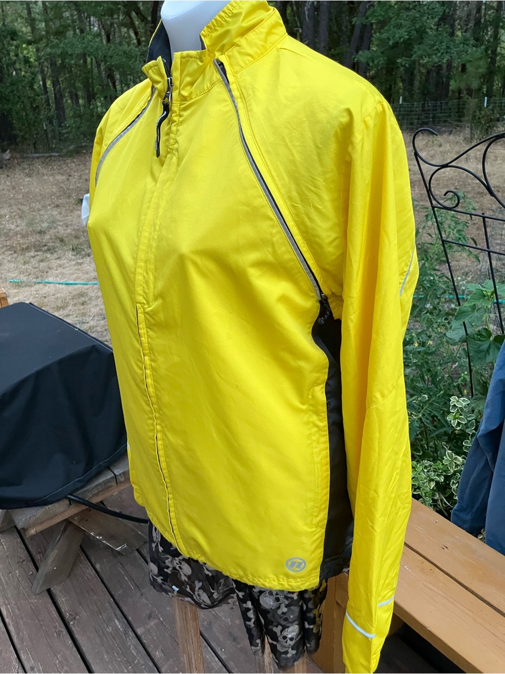 Novara neon cycling jacket with zip off sleeves convertible vest visible M